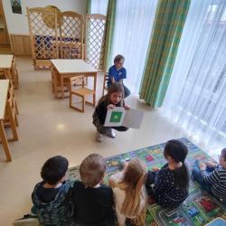 Lesestunde im Kindergarten