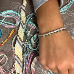 Freundschaftsbändchen knüpfen