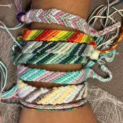 Freundschaftsbändchen knüpfen