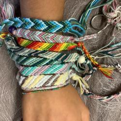 Freundschaftsbändchen knüpfen