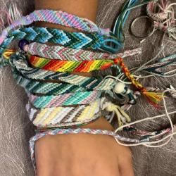 Freundschaftsbändchen knüpfen