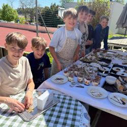 Jausenverkauf 2ab Burschen