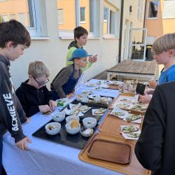 Jausenverkauf 2ab Burschen