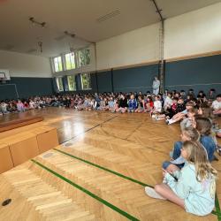 Siegerehrung im Turnsaal