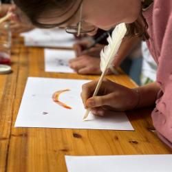 Kalligrafie mit Blütentinte