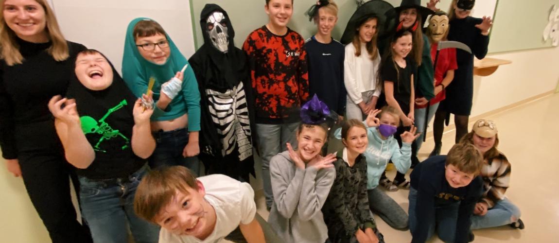 Scary costumes of class 2a