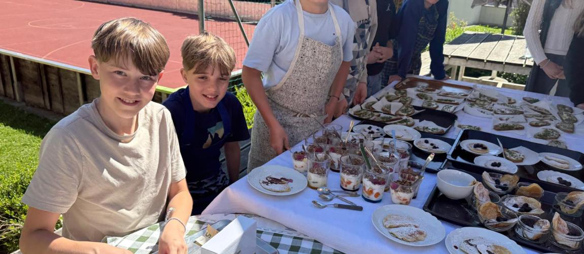 Jausenverkauf 2ab Burschen