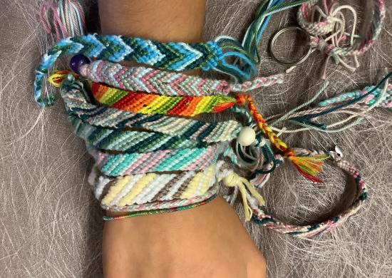 Freundschaftsbändchen knüpfen